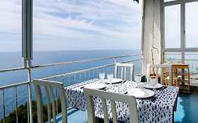 Appartamento Vista Mare Con Due Camere - Two-Bedroom Apartment With Sea View