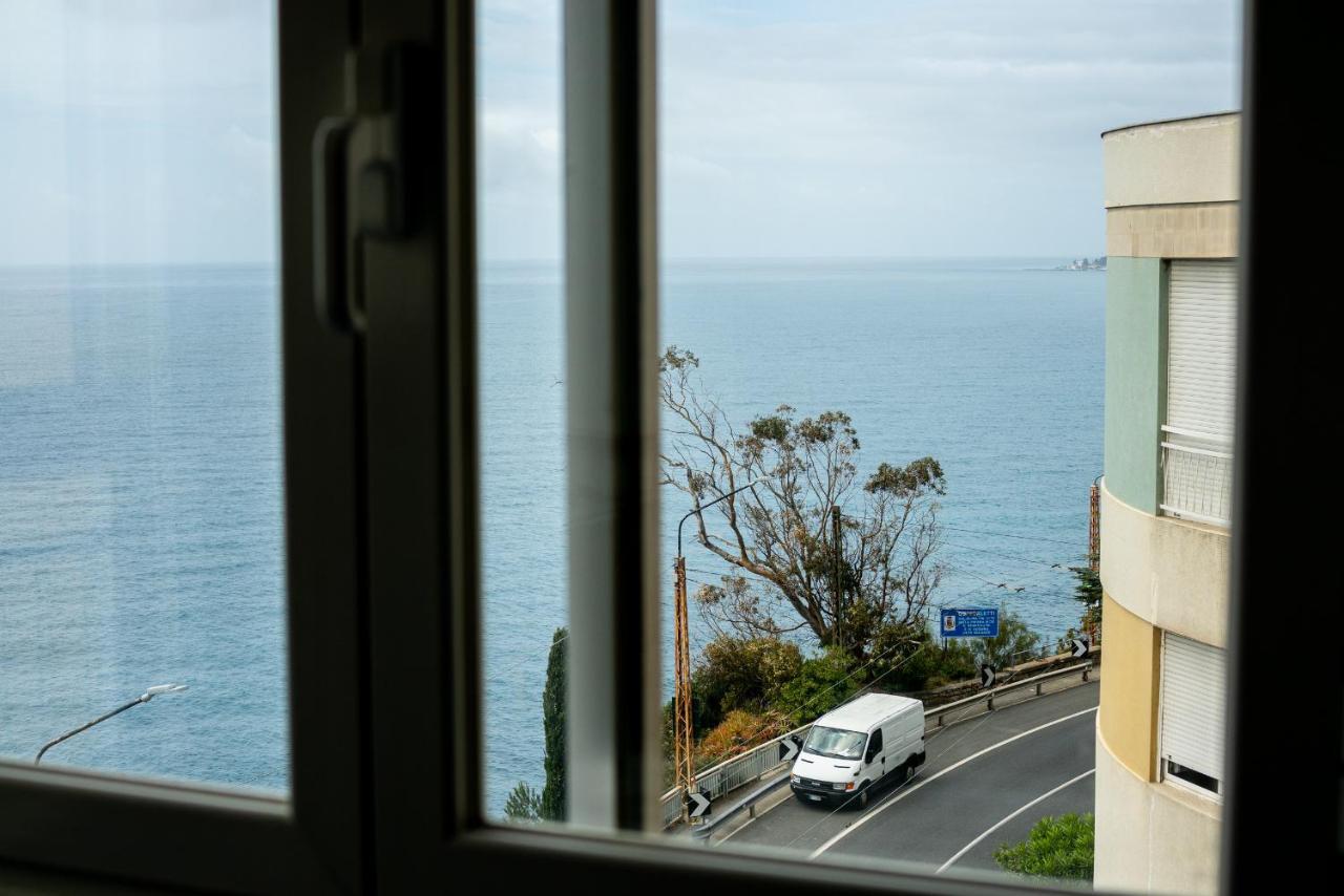 Appartamento Vista Mare Con Due Camere - Two-Bedroom Apartment With Sea View San Remo Extérieur photo